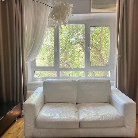 Charming Apartment/King Size Bed Bucharest Luaran gambar